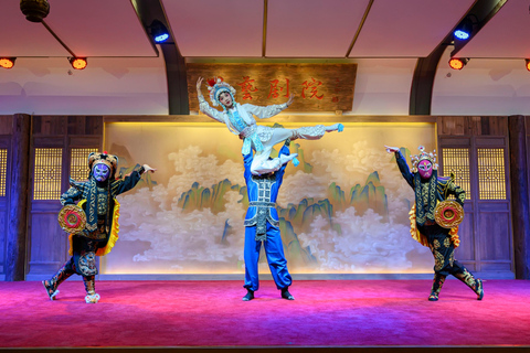 Teatr ShuYi w klasztorze Wenshu: kultura buddyjska i herbata gaiwanTeatr ShuYi Kultura buddyjska z lokalną herbatą Gaiwan