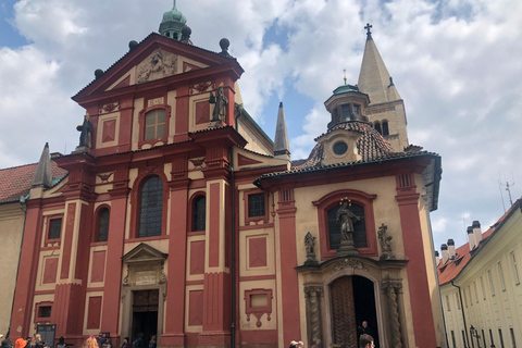 Prager Burg: Kleingruppentour mit Besichtigung der InnenräumePrager Burg: Kleingruppentour mit Besuch der Innenräume