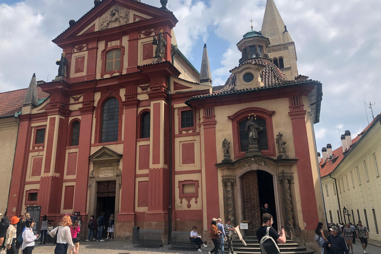 Prager Burg: Kleingruppentour mit Besichtigung der InnenräumePrager Burg: Kleingruppentour mit Besuch der Innenräume