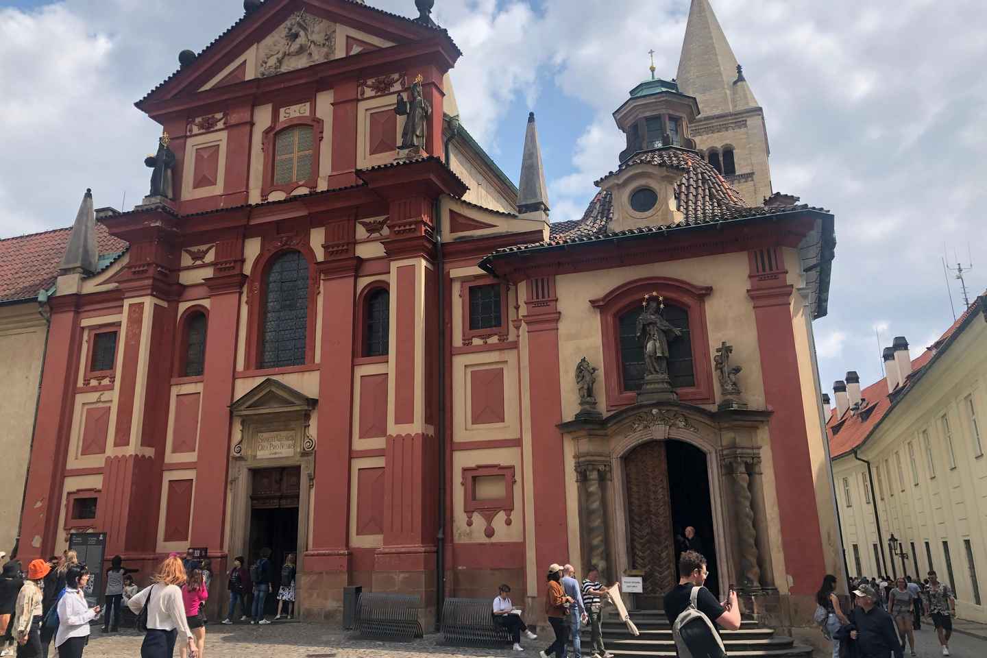 Prague Castle: Small-Group Tour with a local guide