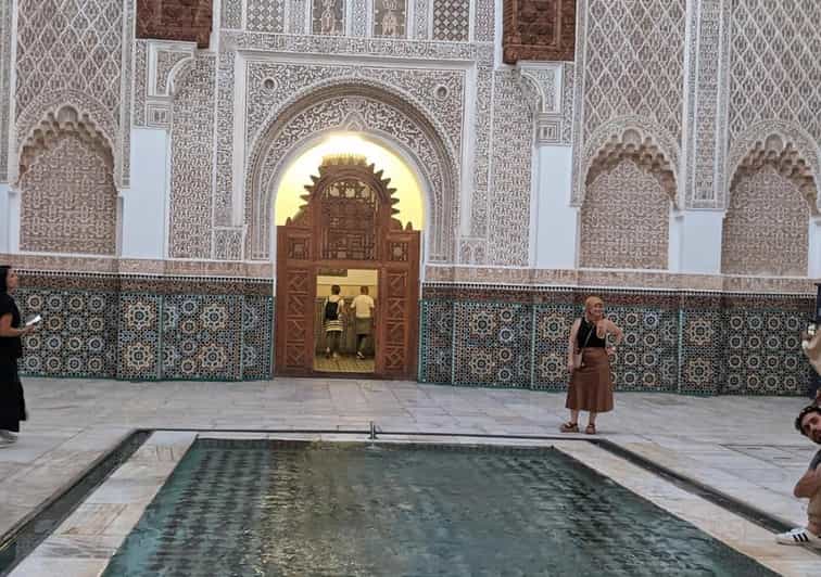 Visite guidée de la Médina de Fès par un guide local et des remparts de Fès en voiture - medina