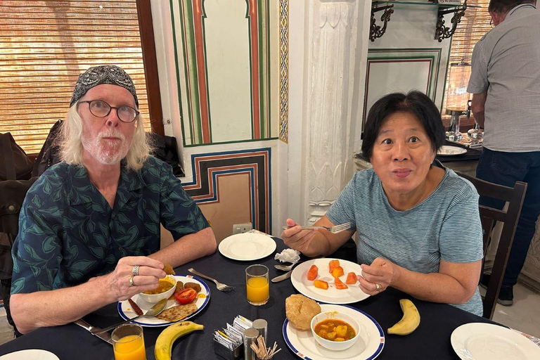 Wedding Wear & Bollywood Glam Shopping Tour (Women-Led Tour) Wedding Wear & Bollywood Glam Shopping Tour (Half-Day Tour)