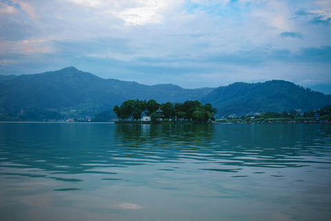 Excursión a Lumbini y Pokhara | Lugar de Nacimiento de Buda al Himalaya