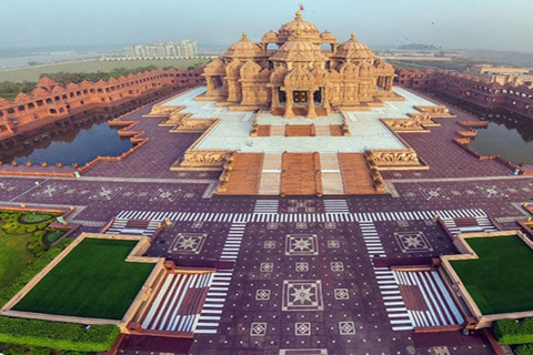 Delhi: oude en nieuwe Delhi, rondleiding van een hele of halve dagHaif-Day New Delhi Tour met auto, gids en chauffeur