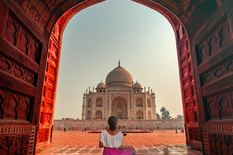 Delhi : excursion de 5 jours dans le Triangle d&#039;Or avec un guide germanophoneExcursion de 5 jours avec hébergement dans des hôtels 4 étoiles