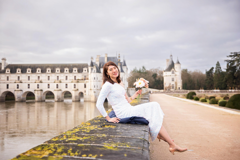 Amboise: Private Photoshoot with a Professional Photographer Private Photoshoot for large groups, family gatherings.