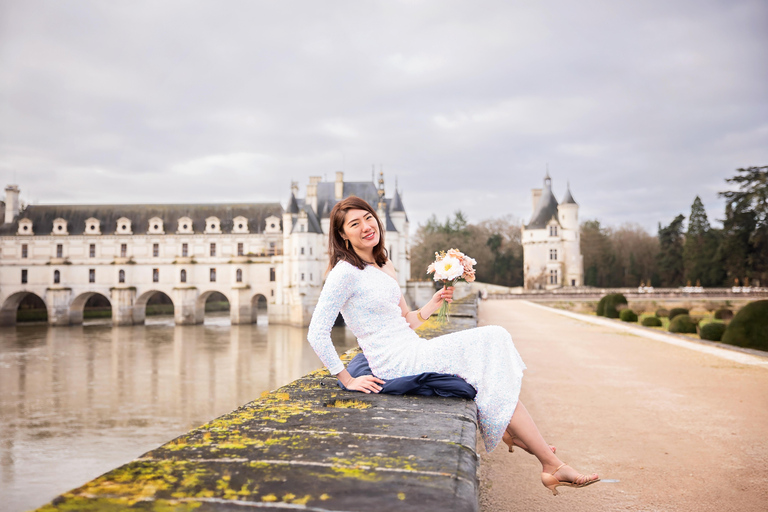 Amboise: Private Photoshoot with a Professional Photographer Private Photoshoot for large groups, family gatherings.