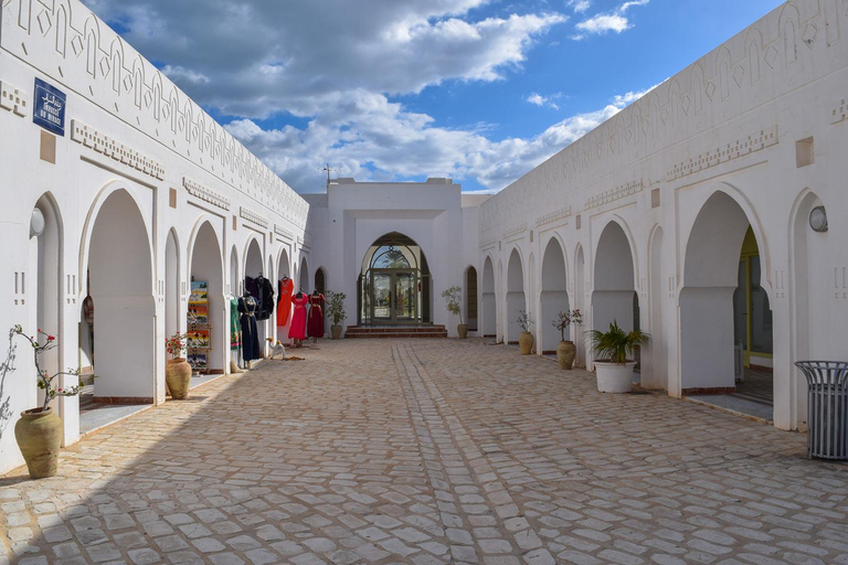 Djerba: Half-Day Crocodile Park & Feeding Show