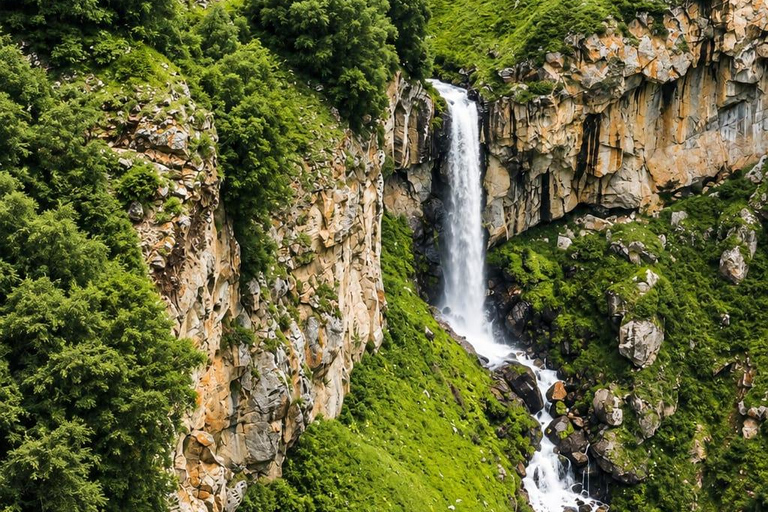 From Tbilisi: Kazbegi Full-Day Tour with Gergeti Church
