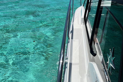 Labuan Bajo: Private Yacht to 3 Hidden Gem Komodo Islands Afternoon Yacht Tour (13:00–19:00)