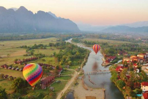 Vang Vieng: ballonvaart met ophaalservice vanaf je hotel in de stad
