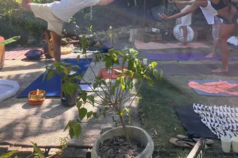 Praia de Ipanema: aulas de yoga com sound healing