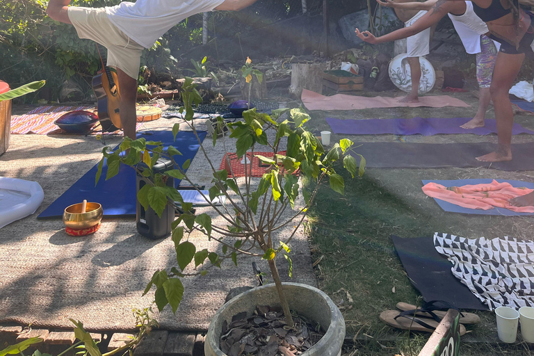 Praia de Ipanema: aulas de yoga com sound healing