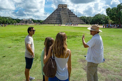 Chichen Itza: Cenote &amp; Valladolid PrivatFrån Cancun: Privat tur till Chichen Itza, Cenote &amp; Valladolid