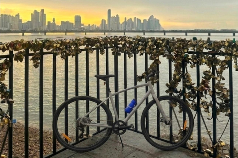 Panama City: Self-Guided Bike Rental with Digital Map