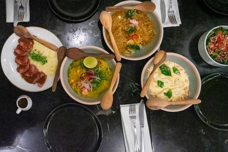 Bogotá: tour serale di Chapinero con cocktailBogotá: tour serale a Chapinero con cocktail