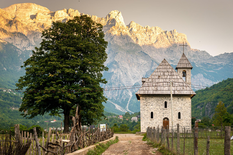 De Tirana/Shkoder: Viagem de 2 dias para caminhada no Parque Nacional Theth