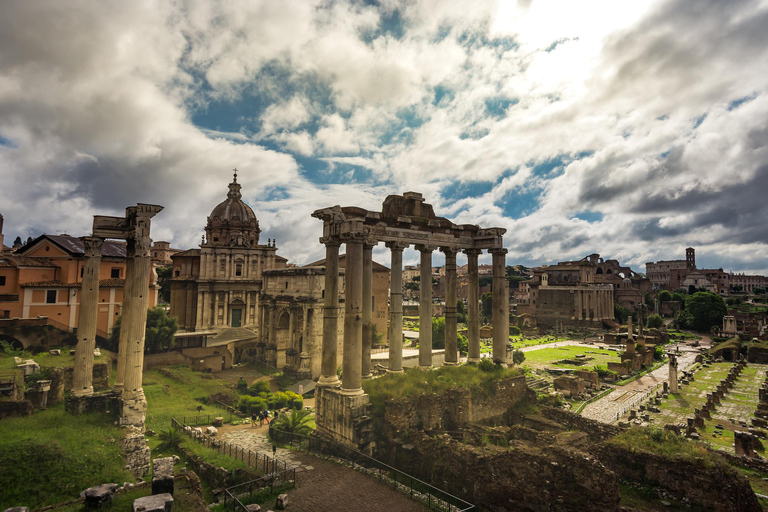 Colosseum Exterior Tour with Roman Forum & Palatine Entry