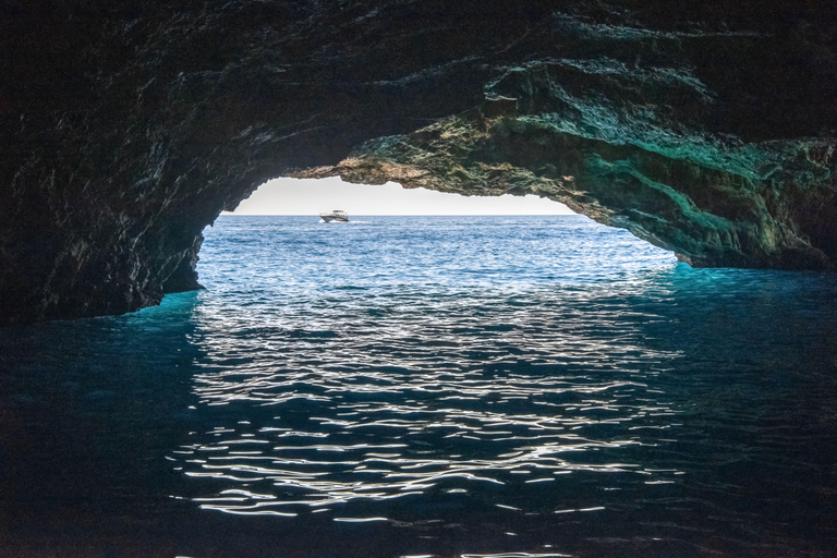 Boka bay/Blue cave speedboat tour för ett minne för livet