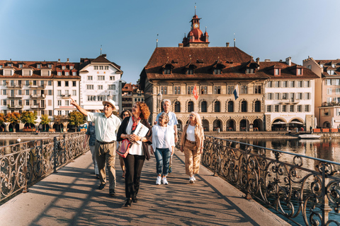 Lucerne: Guided Walking Tour with an Official Guide Tour in English