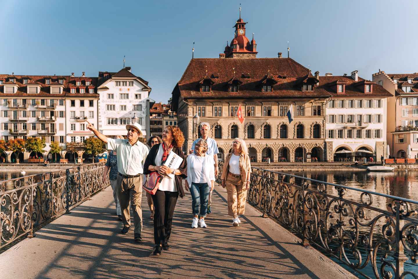 Lucerne: Guided Walking Tour with an Official Guide - Tour in German