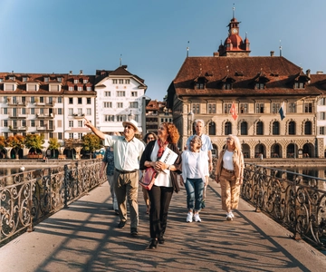Lucerne: Guided Walking Tour with an Official Guide