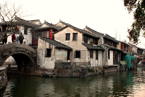 From Shanghai: Zhouzhuang and Jinxi Water Towns Day Trip