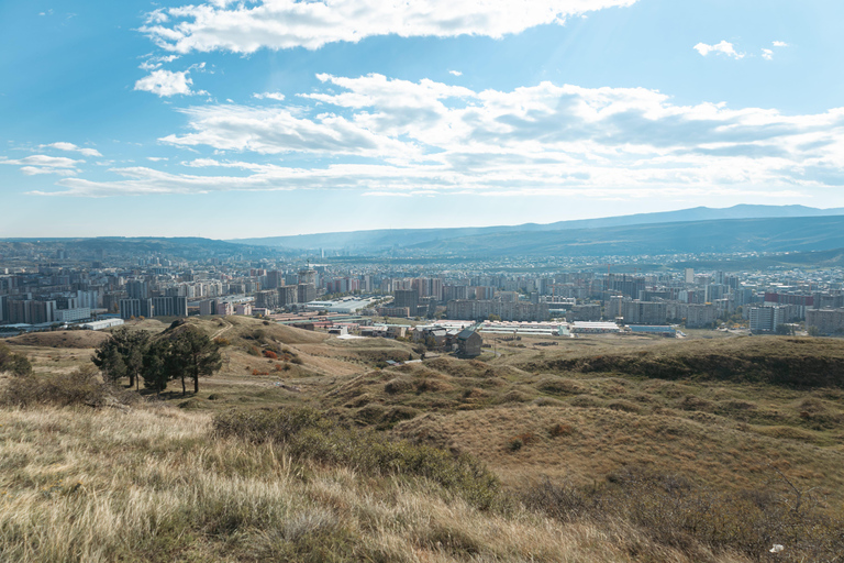 تبليسي: مغامرة جيب على الطرق الوعرة مع إطلالات على المدينة (نصف يوم)