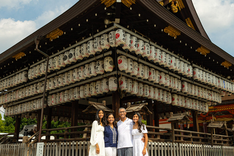Kyoto: Gion Family Photoshoot with Local Photographer Option 2 – 4 Hours | Two Areas