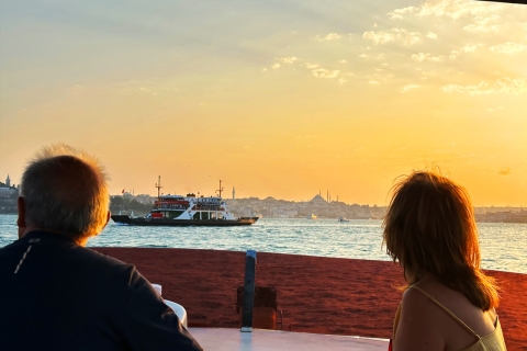 Istanbul: Bosphorus & Golden Horn Sunset Yacht Cruise