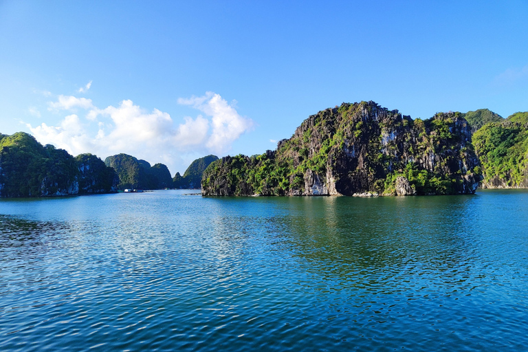 Lan Ha Bay: Full day – Lunch, Kayak, Cave, Biking