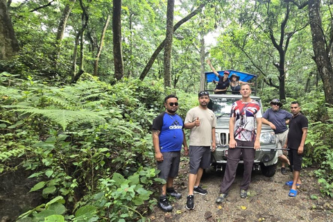 Kathmandu 6-Day Motorbike Tour: Pokhara & Chitwan Safari