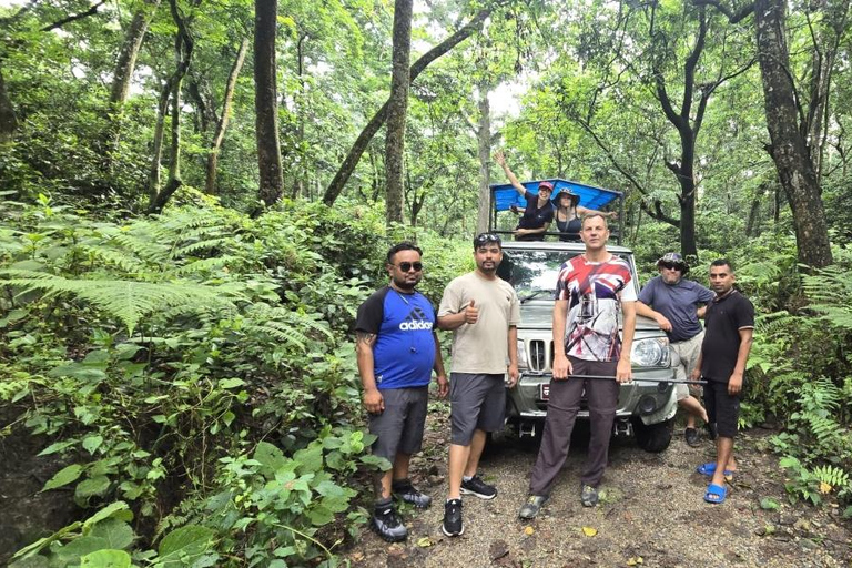 Kathmandu 6-Day Motorbike Tour: Pokhara & Chitwan Safari
