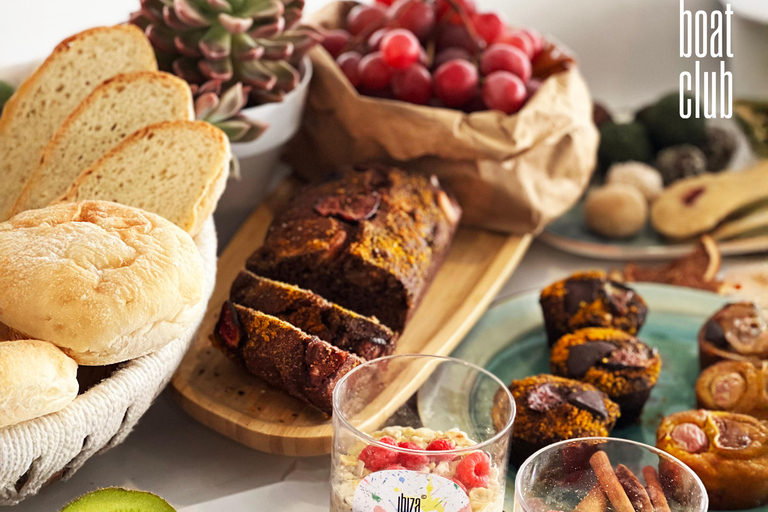 Ibiza: Half Day Pass at Ibiza Boat Club with Brunch & Drinks Bottomless Brunch Boat Party: General Admission