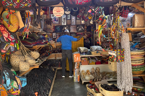 Kampala: Private Guided Market Tour with Hotel Transfers