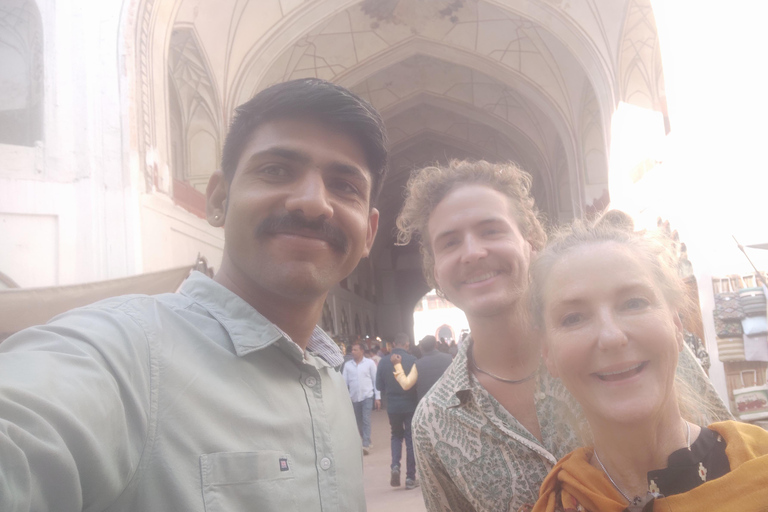 Delhi: Tour gastronômico pela Velha Deli com mercado de especiarias, templo e mesquita