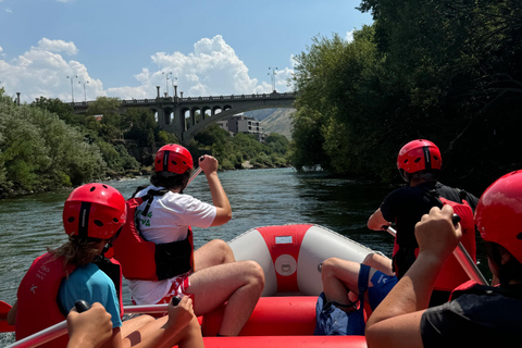 موستار: مغامرة التجديف في نهر نيريتفا