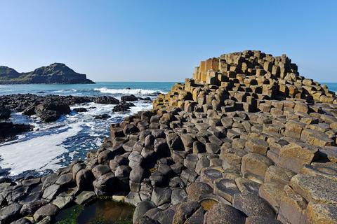 Von Belfast aus: Giant&#039;s Causeway und Game of Thrones TourLuxuriöser Mercedes für 1-3 Personen