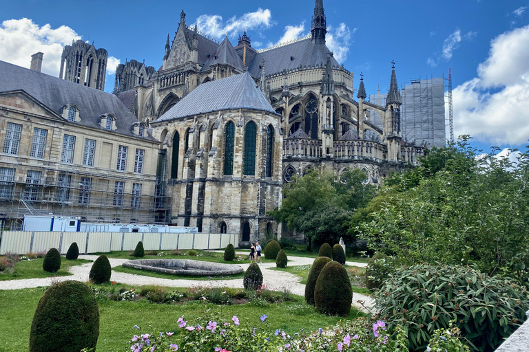 Paris: Passeio de Mercedes por Ruinart e Veuve Clicquot ChampagneOpção avançada