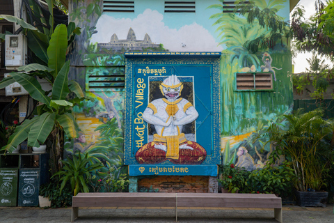 Siem Reap: Morning Food Tour, Market Walking & Street Art Vespa Tour Option