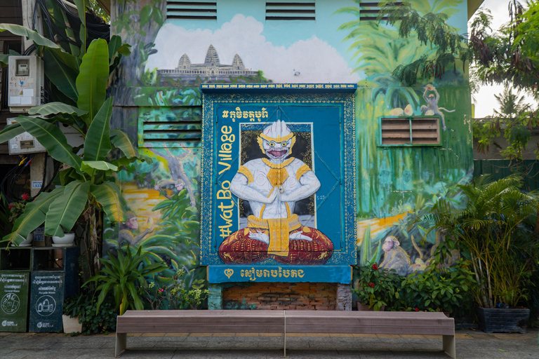 Siem Reap: Morning Food Tour, Market Walking & Street Art Vespa Tour Option