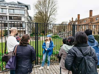 Alumni-led Walking Tour w/opt King's Chapel