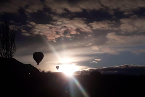 Capadocia: Experiencia de vuelo en globo aerostático al amanecerCapadocia: experiencia de vuelo en globo al amanecer
