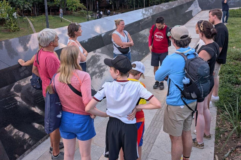Medellín : plus qu'Escobar Visite guidée à piedMedellín : visite guidée à pied au-delà d'Escobar