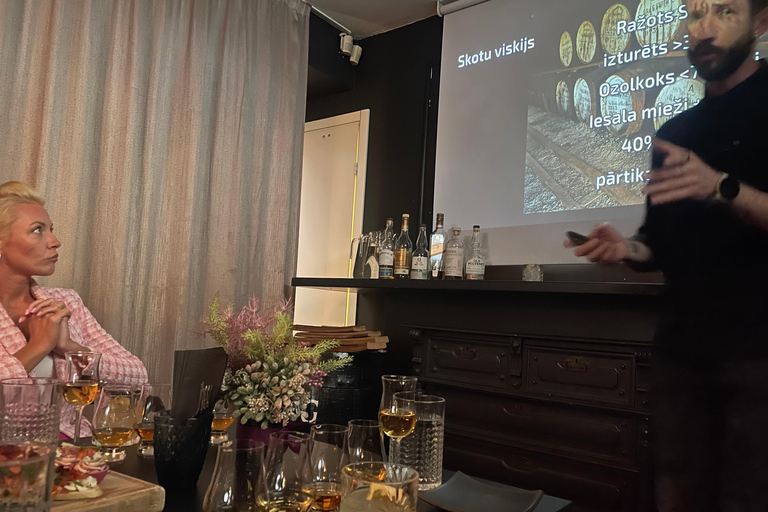 Masterclass de Whisky Premium y Deliciosos AperitivosRiga 2,5 horas Masterclass de Whisky y deliciosos aperitivos