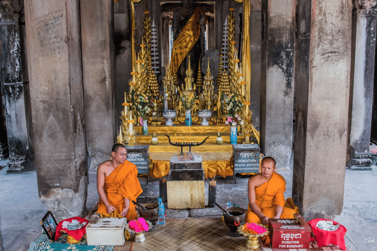 Private Tuktuk taxi to Angkor Wat, Bayon and Ta Prohm Temple