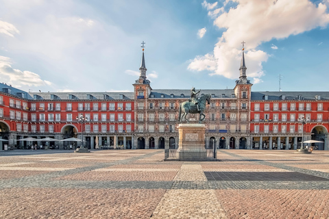 Madrid: Small-group historical walking tour Tour in Spanish
