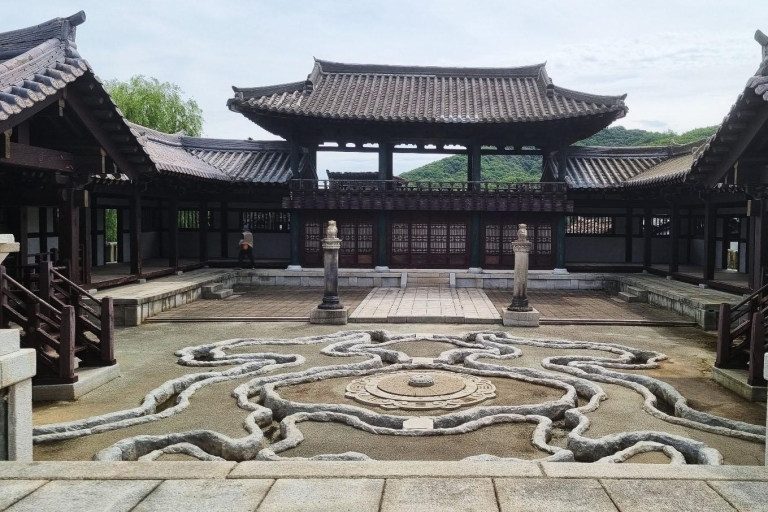 Vanuit Seoul: Klassieke K-Drama Dae Jang Geum Park TourGroepsrondleiding met trefpunt bij Hongik Univ. Uitgang 8