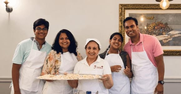 Bari: Pasta and Tiramisu Cooking Class with Prosecco
