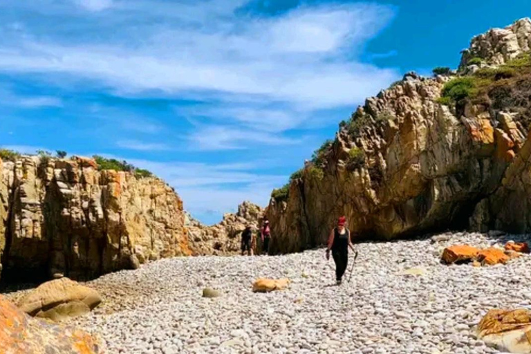 Senderismo Costero Sendero Sacramento: Puerto Elizabeth